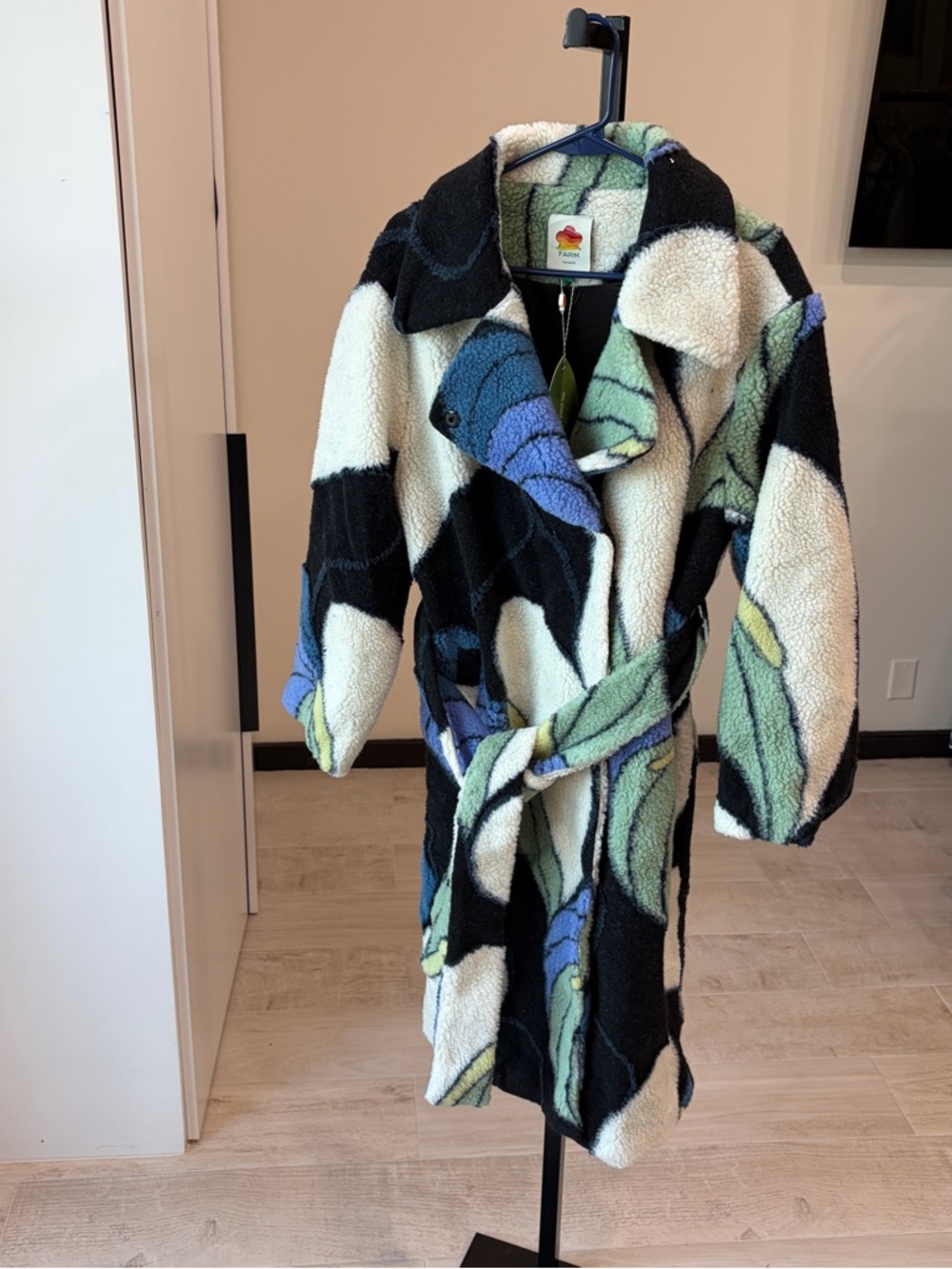 Farm Rio: Lovely Anthurium Fleece Coat - Picture 10 of 12